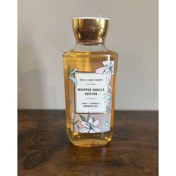 BATH & BODY WORKS WHIPPED VANILLA CHIFFON SHOWER GEL WASH ALOE VITAMIN E 10OZ - Picture 1 of 3